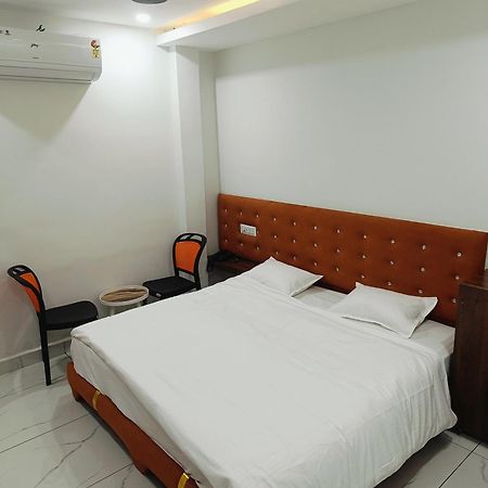 Hotel Shree Kedar Palace Ujjain Bagian luar foto