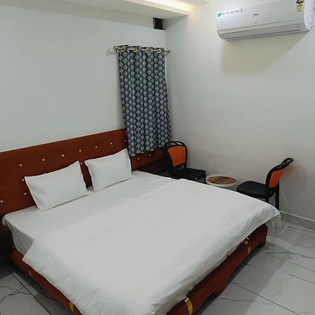 Hotel Shree Kedar Palace Ujjain Bagian luar foto