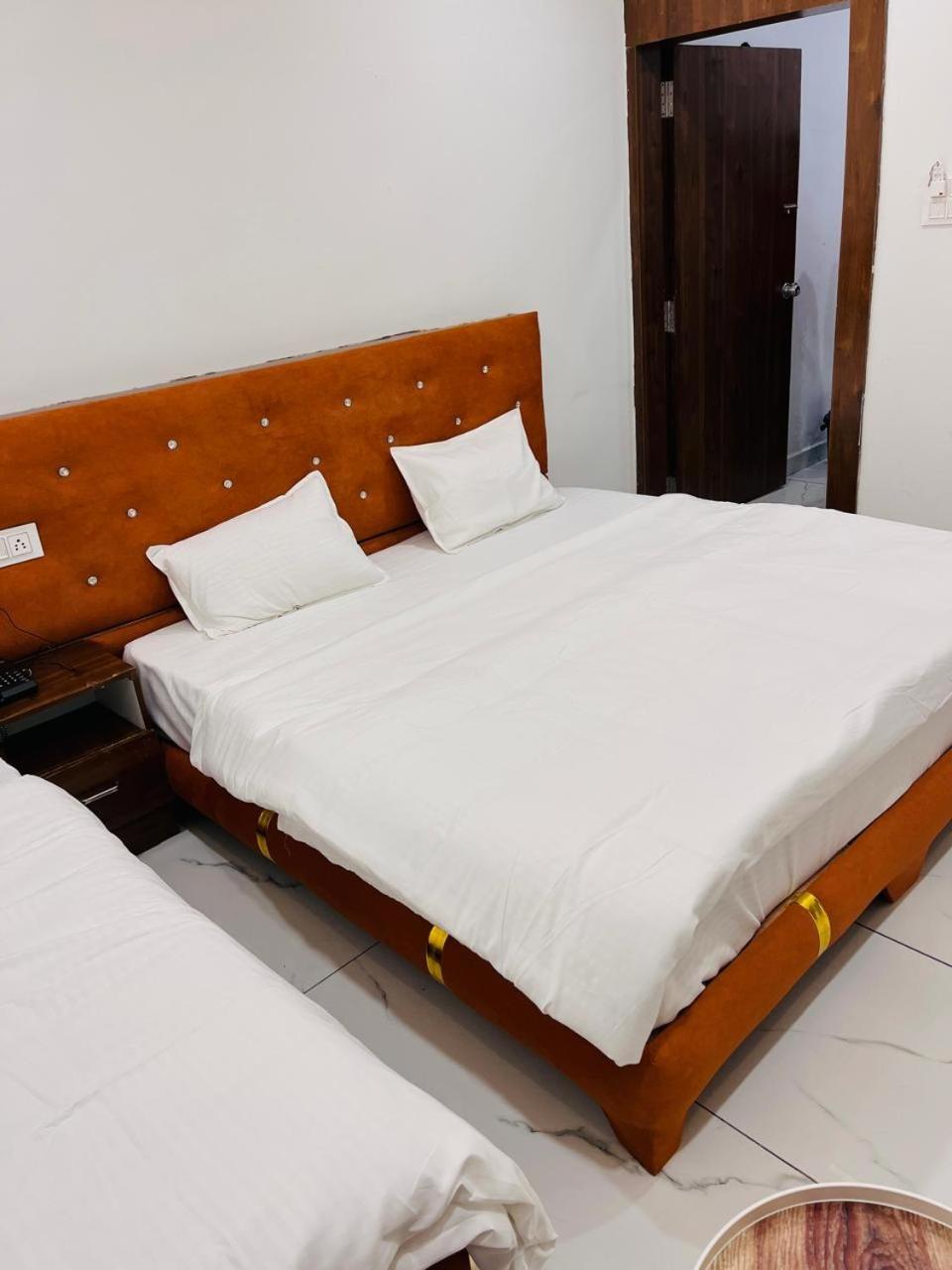 Hotel Shree Kedar Palace Ujjain Bagian luar foto