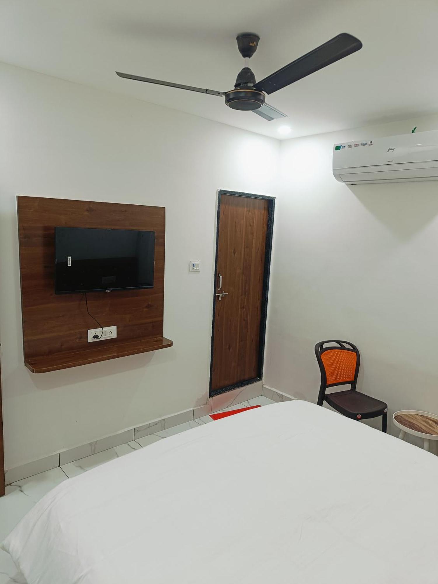 Hotel Shree Kedar Palace Ujjain Bagian luar foto